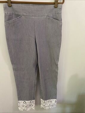 3/$10 Chico's blue/white

Cropped Pants with White Lace Trim